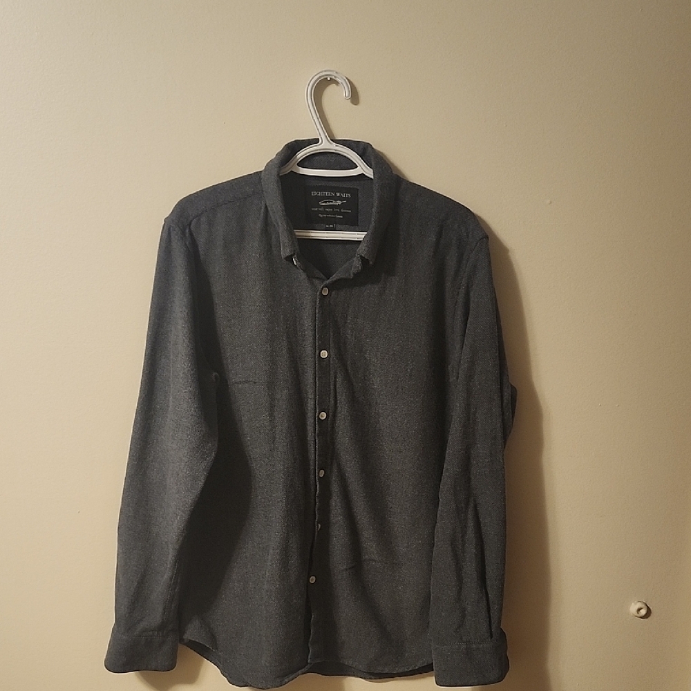 Men's Black Button-Up Shirt